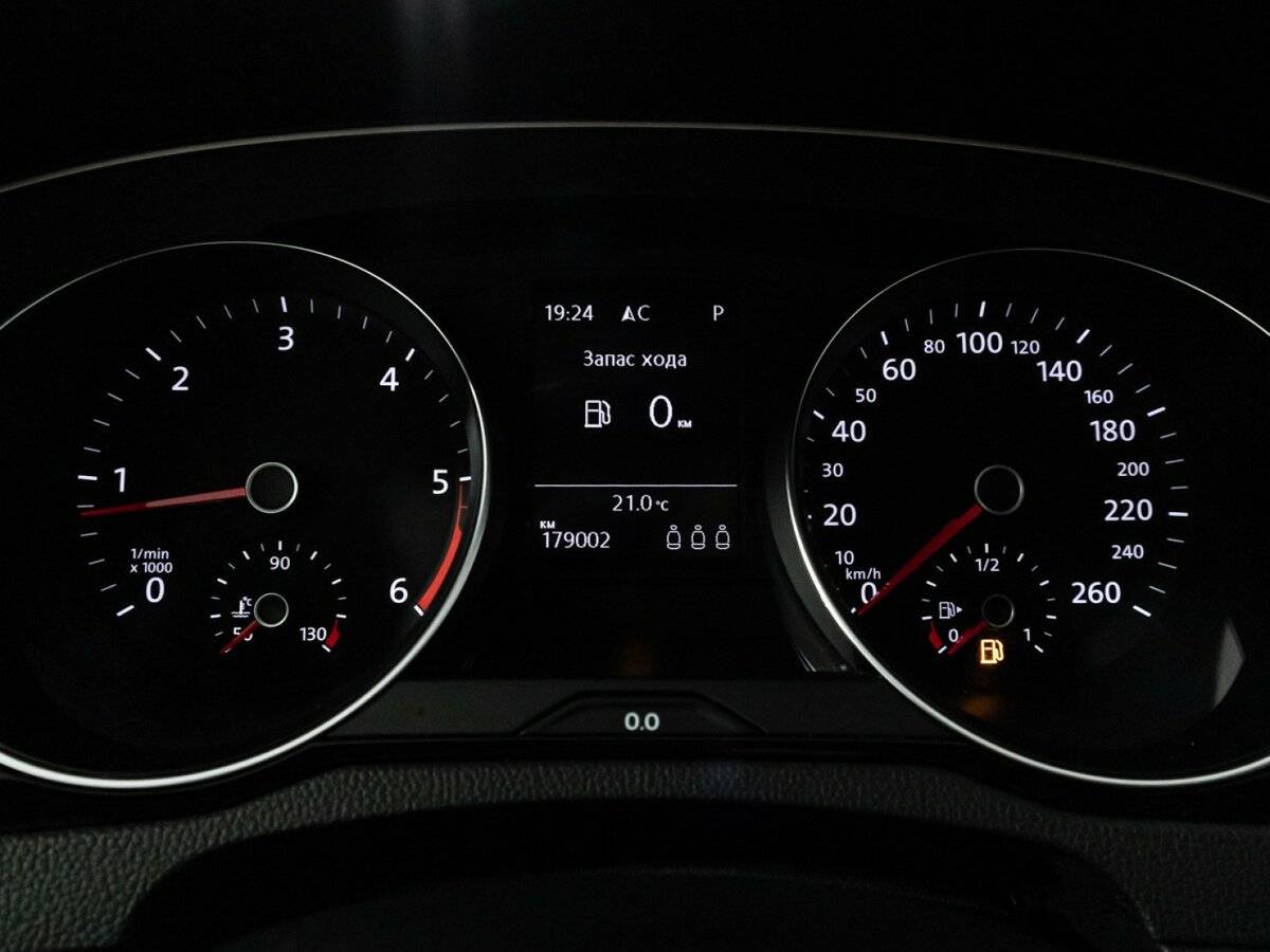 Volkswagen Passat 2019 года с пробегом. Фото: #11