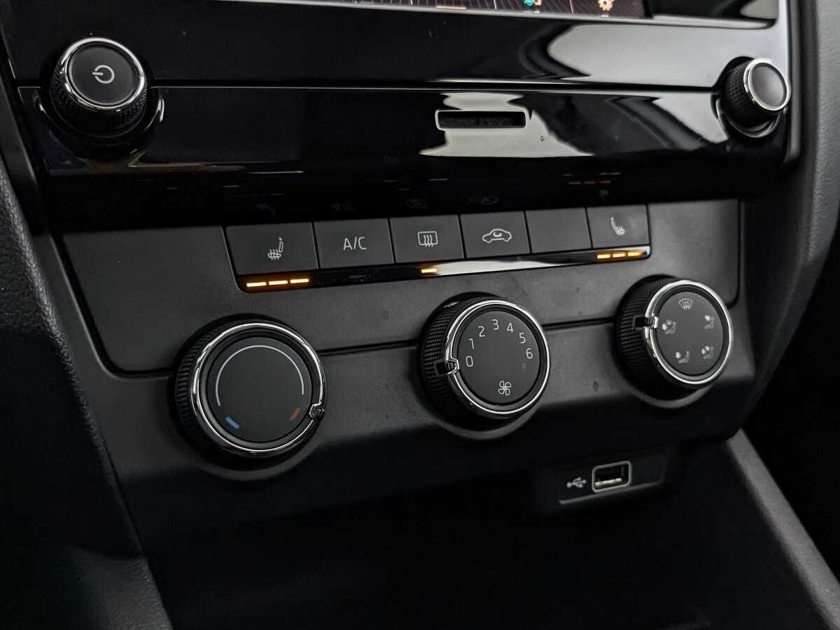 Skoda Octavia 2019 года с пробегом. Фото: #25