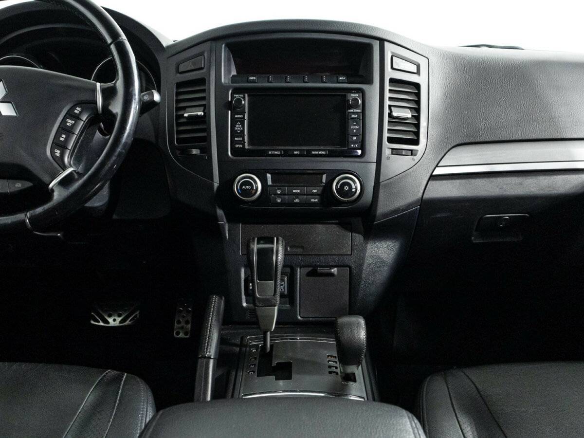 Mitsubishi Pajero 2012 года с пробегом. Фото: #13