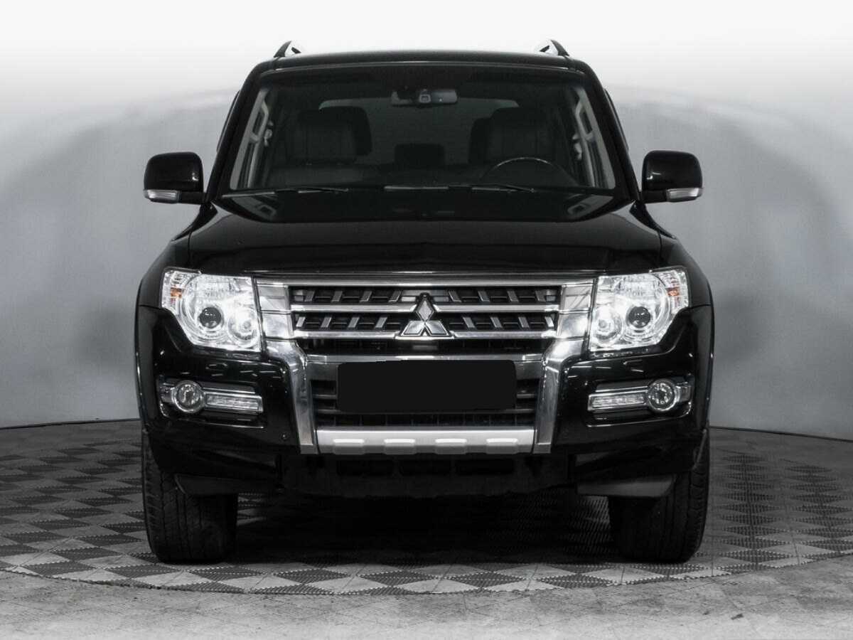 Mitsubishi Pajero 2017 года с пробегом. Фото: #1