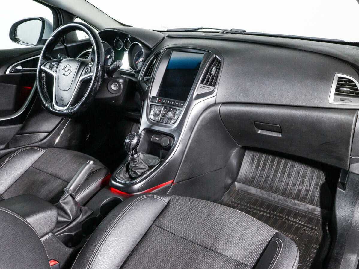 Opel Astra 2013 года с пробегом. Фото: #6