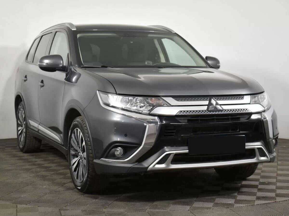 Mitsubishi Outlander 2019 года с пробегом. Фото: #1