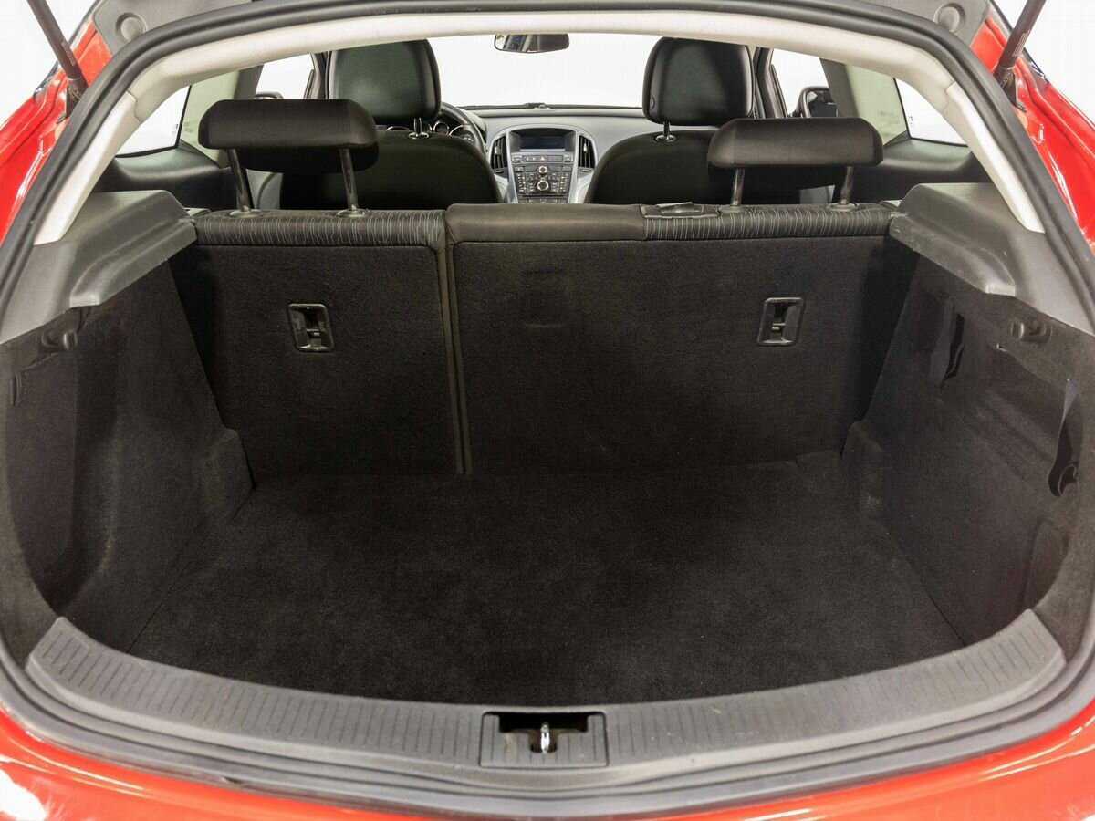 Opel Astra 2012 года с пробегом. Фото: #21