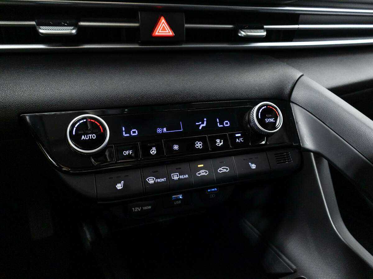 Hyundai Elantra 2021 года с пробегом. Фото: #16