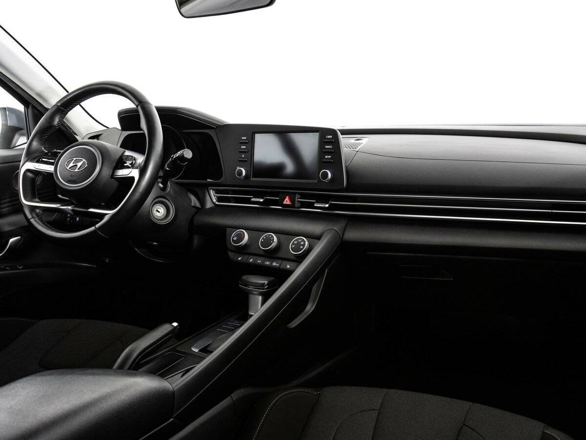 Hyundai Elantra 2021 года с пробегом. Фото: #9