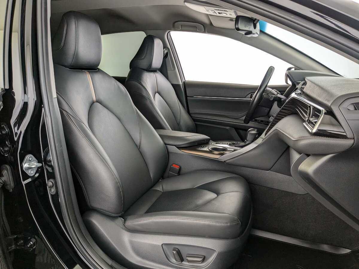 Toyota Camry 2020 года с пробегом. Фото: #14