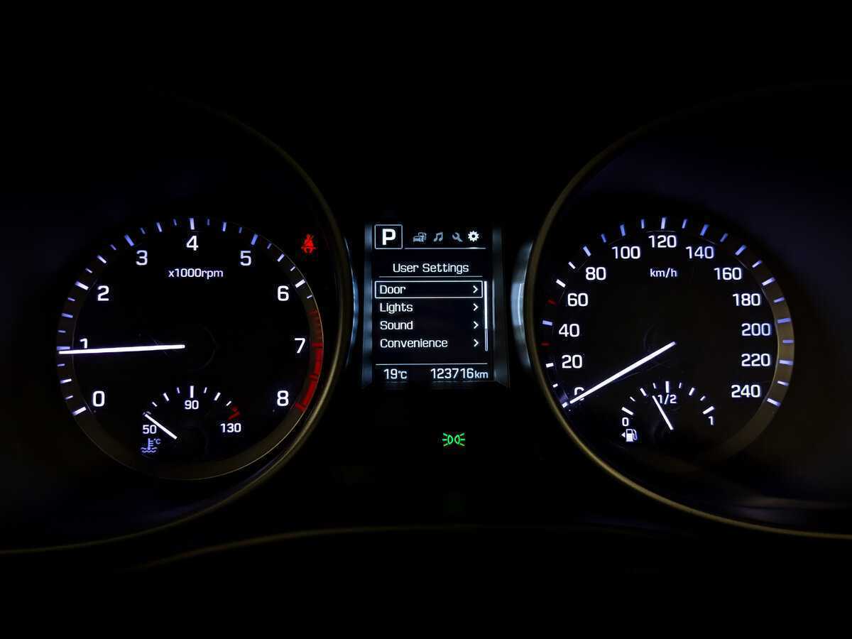 Hyundai Santa Fe 2015 года с пробегом. Фото: #12