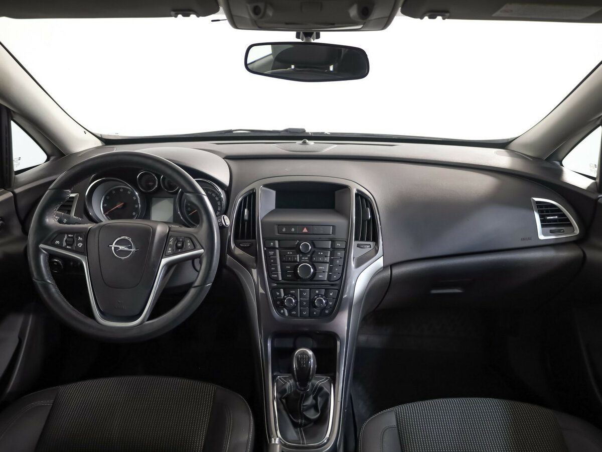 Opel Astra 2012 года с пробегом. Фото: #7