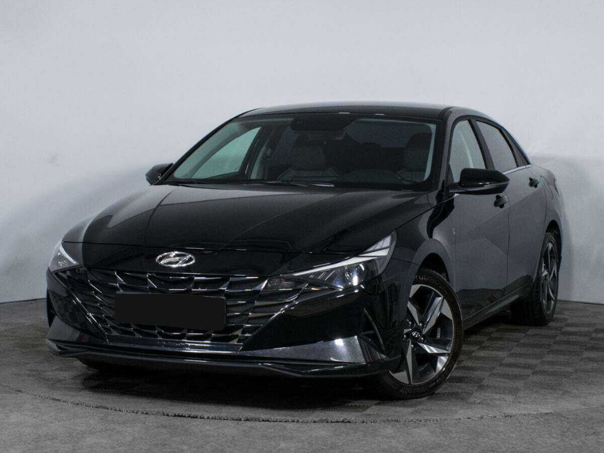 Hyundai Elantra 2023 года с пробегом. Посмотреть фото