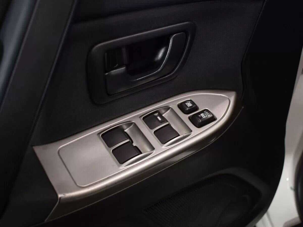 Mitsubishi Pajero 2015 года с пробегом. Фото: #12