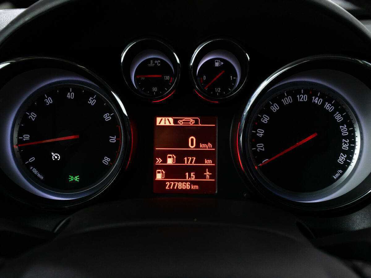 Opel Astra 2015 года с пробегом. Фото: #11