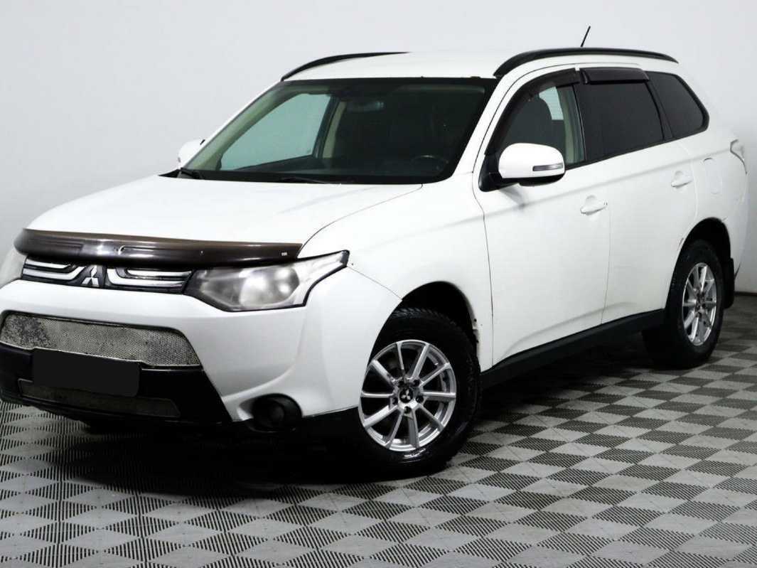 Mitsubishi Outlander 2013 года с пробегом. Посмотреть фото