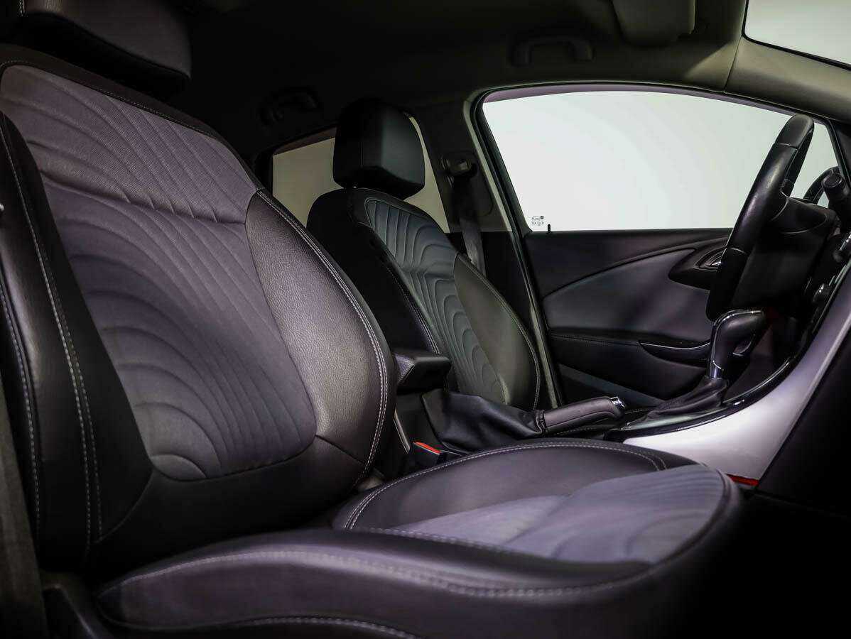 Opel Astra 2015 года с пробегом. Фото: #10