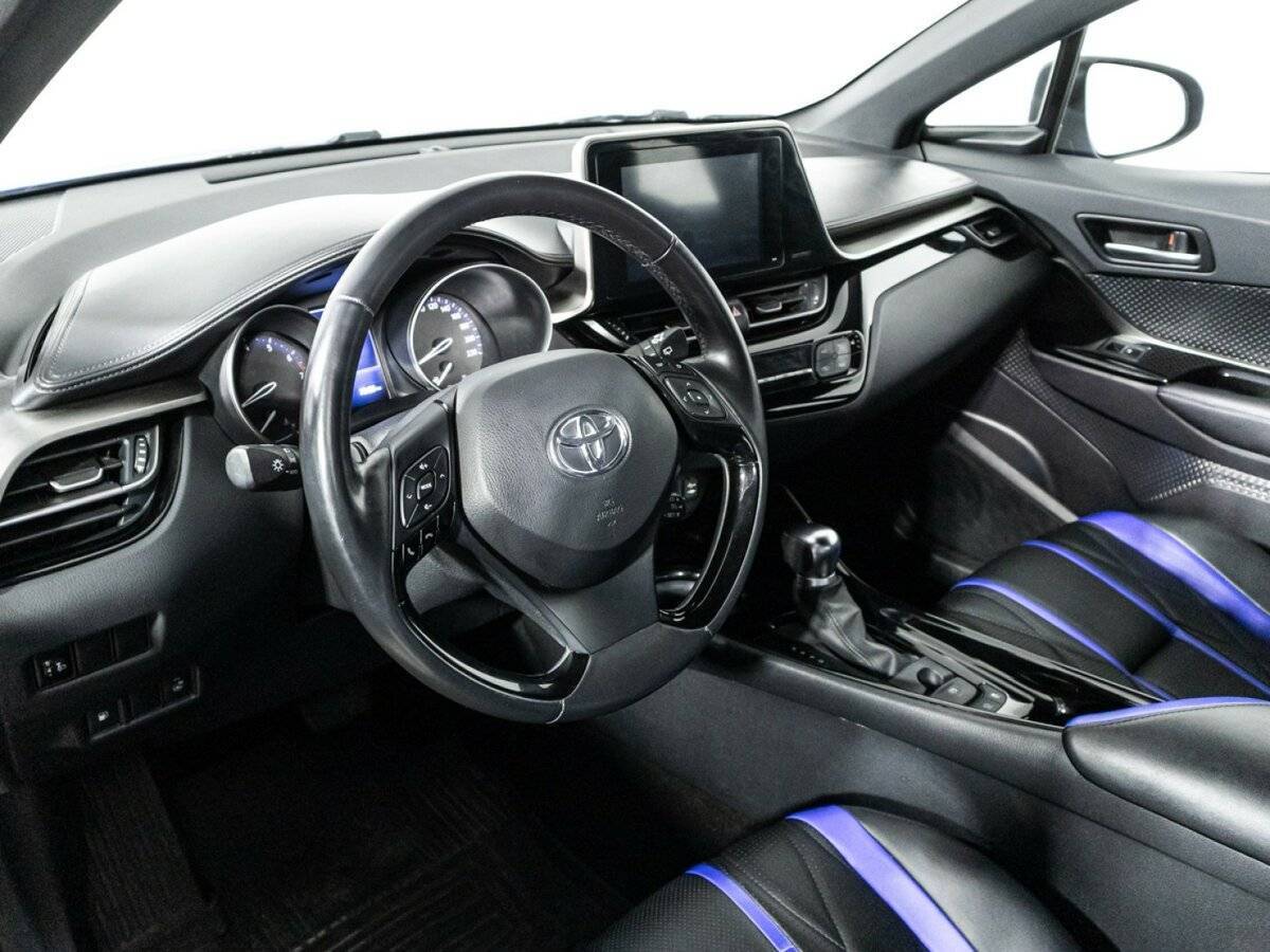 Toyota C-HR 2019 года с пробегом. Фото: #10
