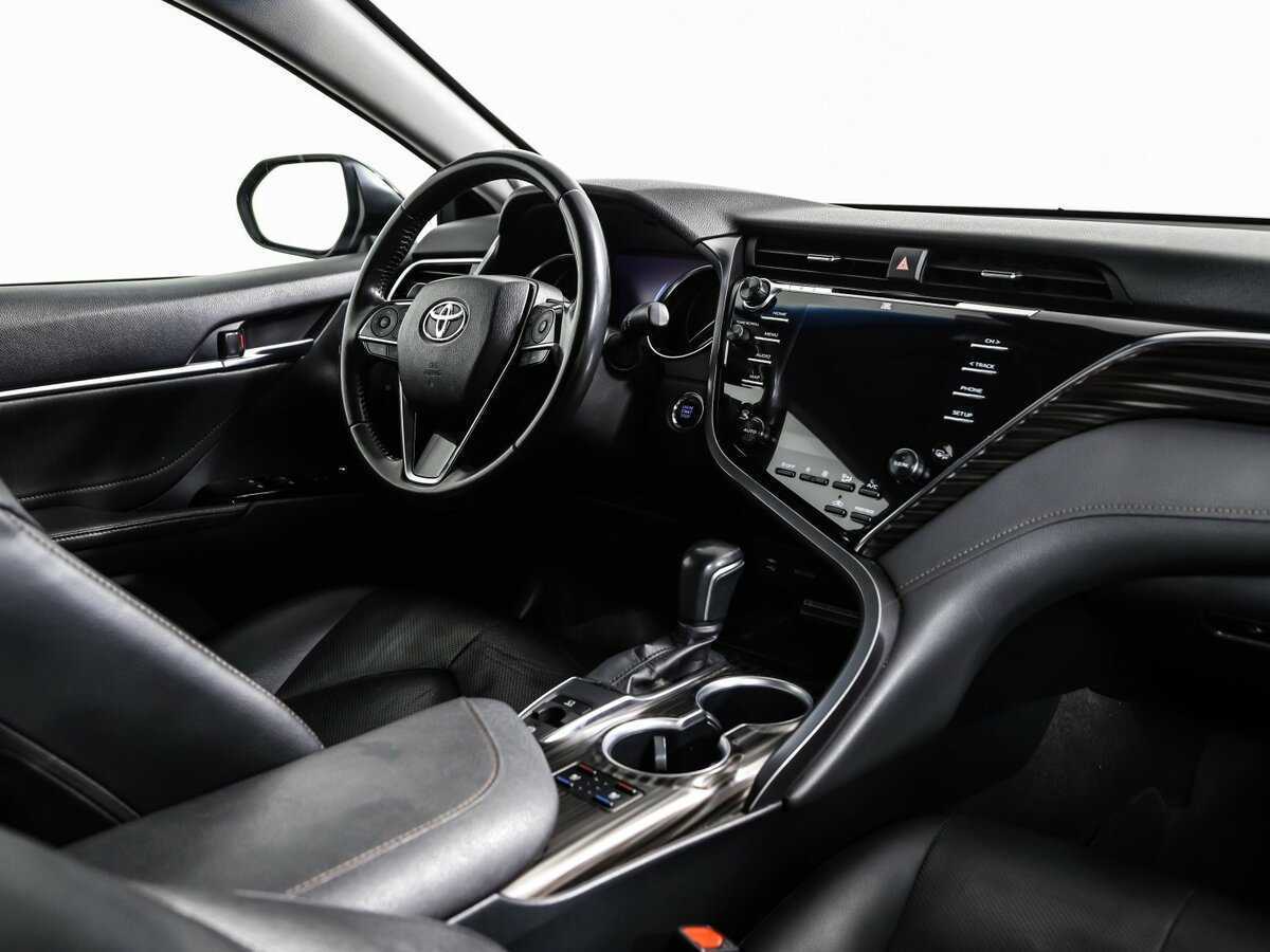 Toyota Camry 2018 года с пробегом. Фото: #8