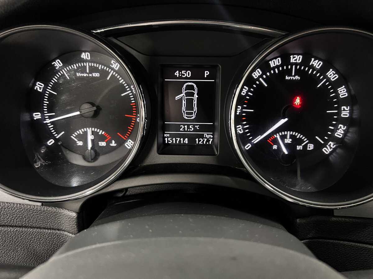 Skoda Superb 2013 года с пробегом. Фото: #12