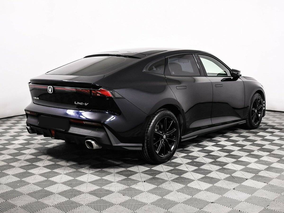 Changan UNI-V 2022 года с пробегом. Фото: #4