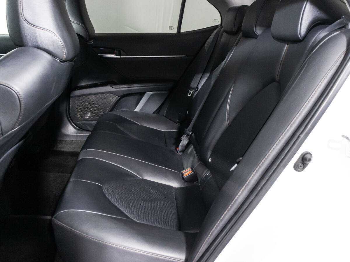 Toyota Camry 2020 года с пробегом. Фото: #9