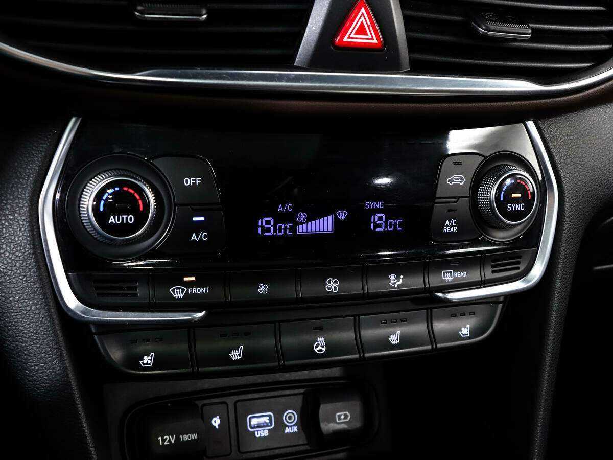 Hyundai Santa Fe 2018 года с пробегом. Фото: #13