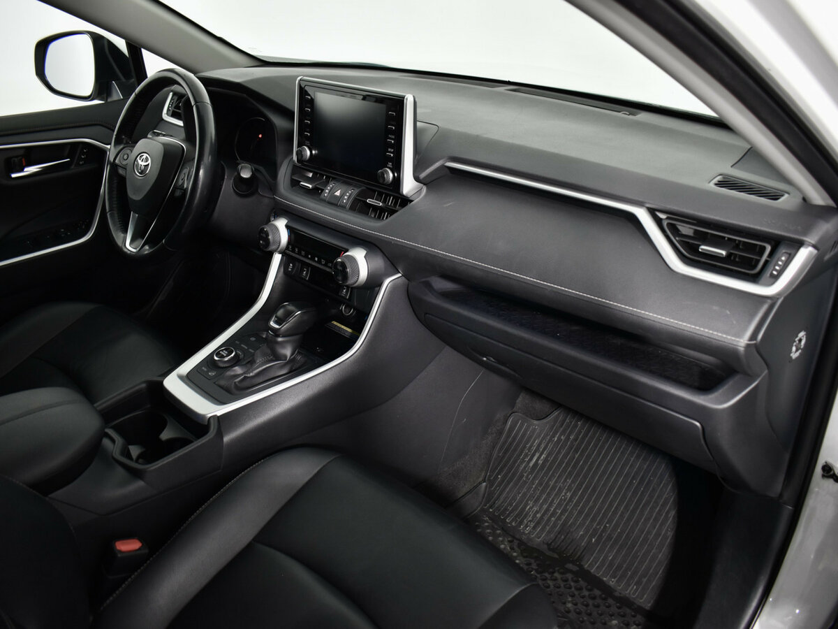 Toyota RAV4 2019 года с пробегом. Фото: #12