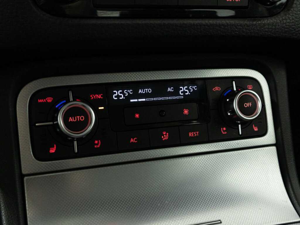 Volkswagen Touareg 2012 года с пробегом. Фото: #16