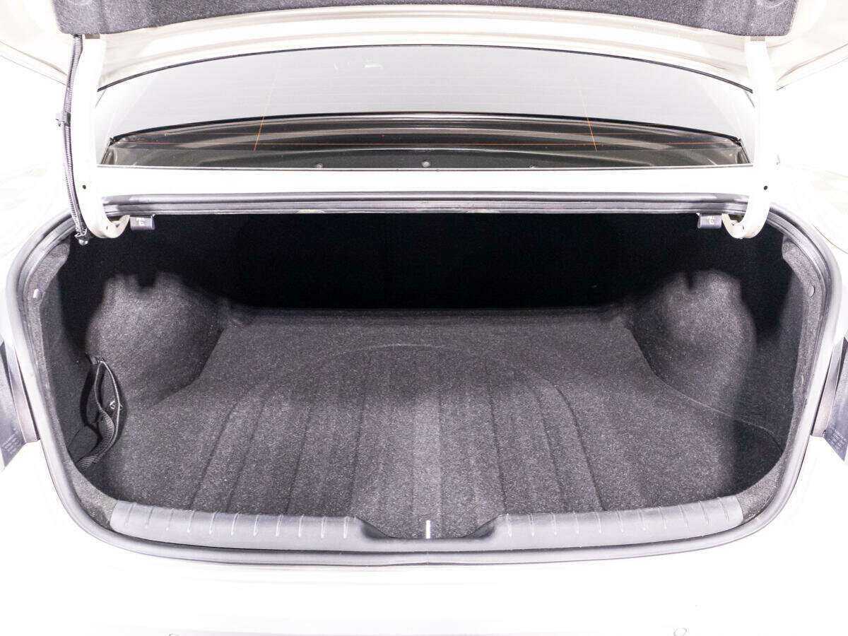 Hyundai Elantra 2021 года с пробегом. Фото: #14