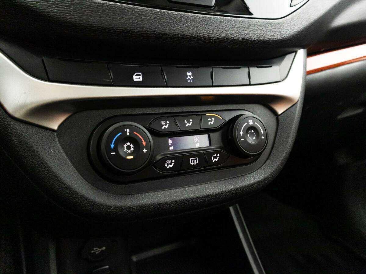 Lada (ВАЗ) Vesta 2021 года с пробегом. Фото: #14