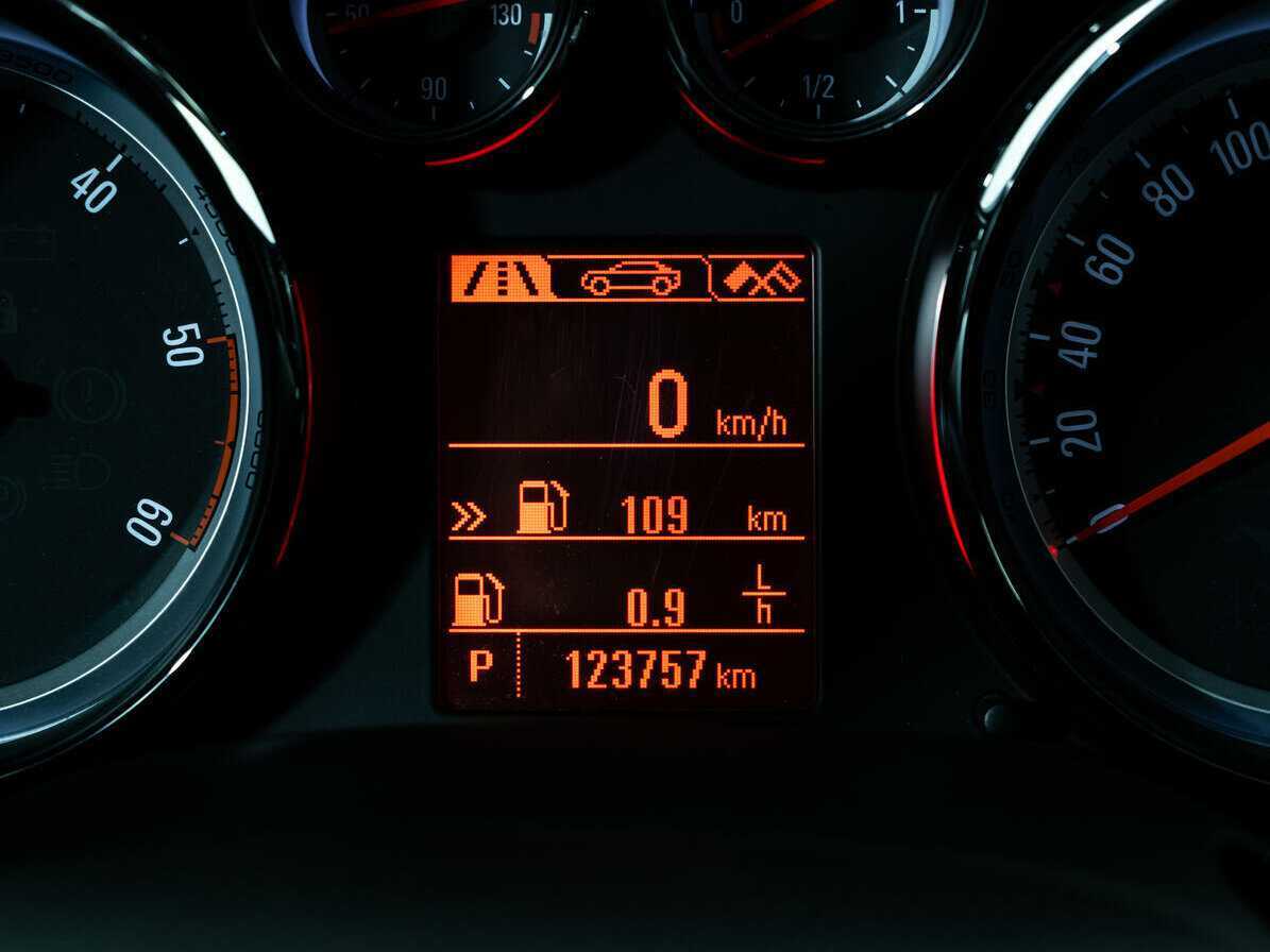 Opel Astra 2013 года с пробегом. Фото: #19