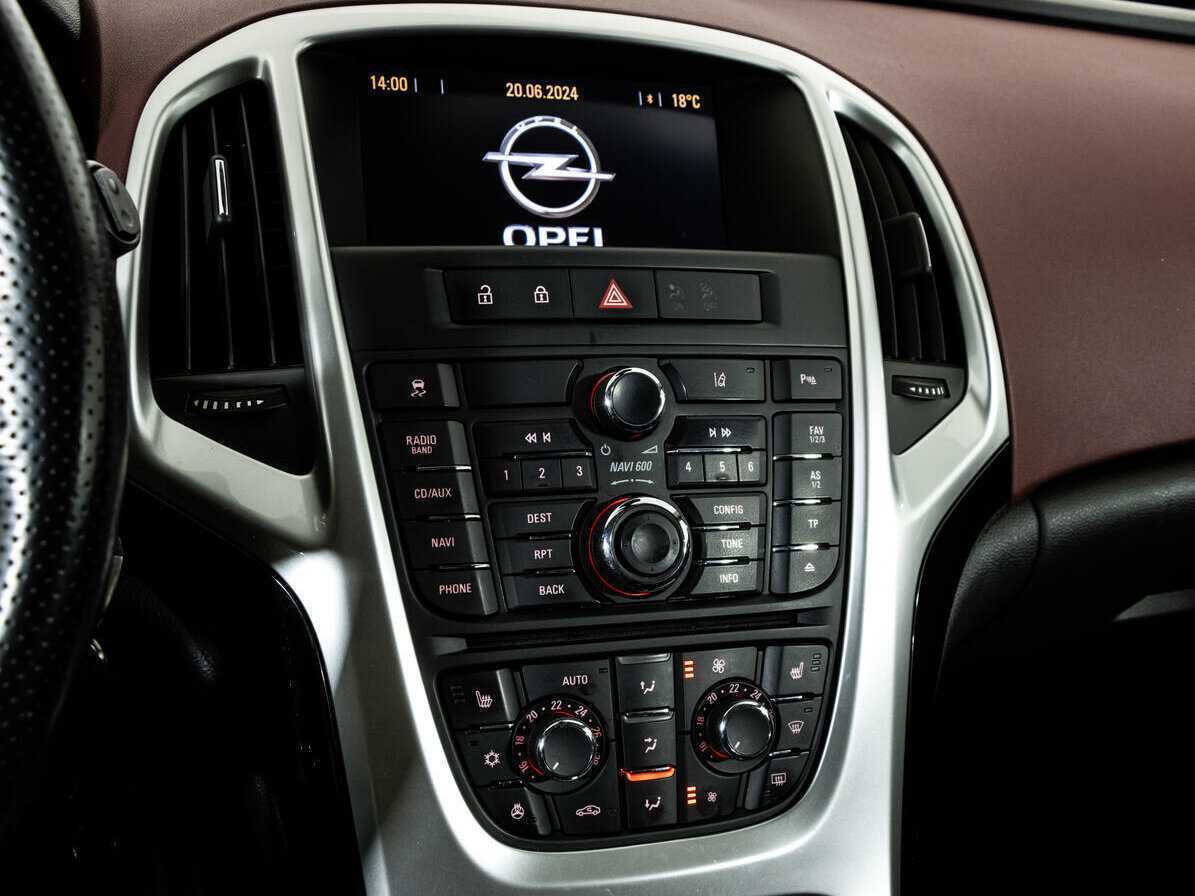 Opel Astra 2013 года с пробегом. Фото: #12