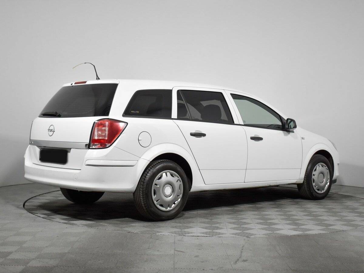 Opel Astra 2013 года с пробегом. Фото: #4