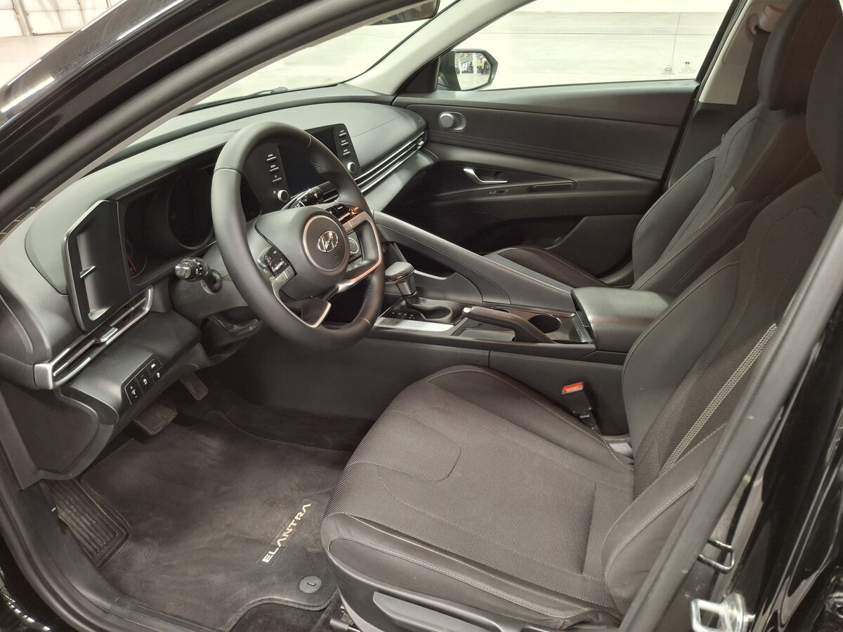 Hyundai Elantra 2020 года с пробегом. Фото: #14