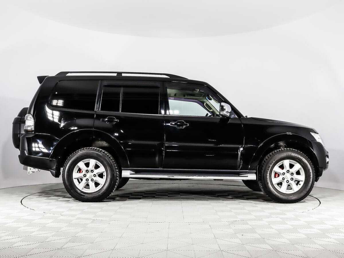 Mitsubishi Pajero 2015 года с пробегом. Фото: #3