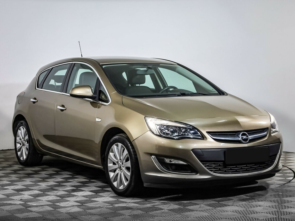 Opel Astra 2012 года с пробегом. Фото: #2