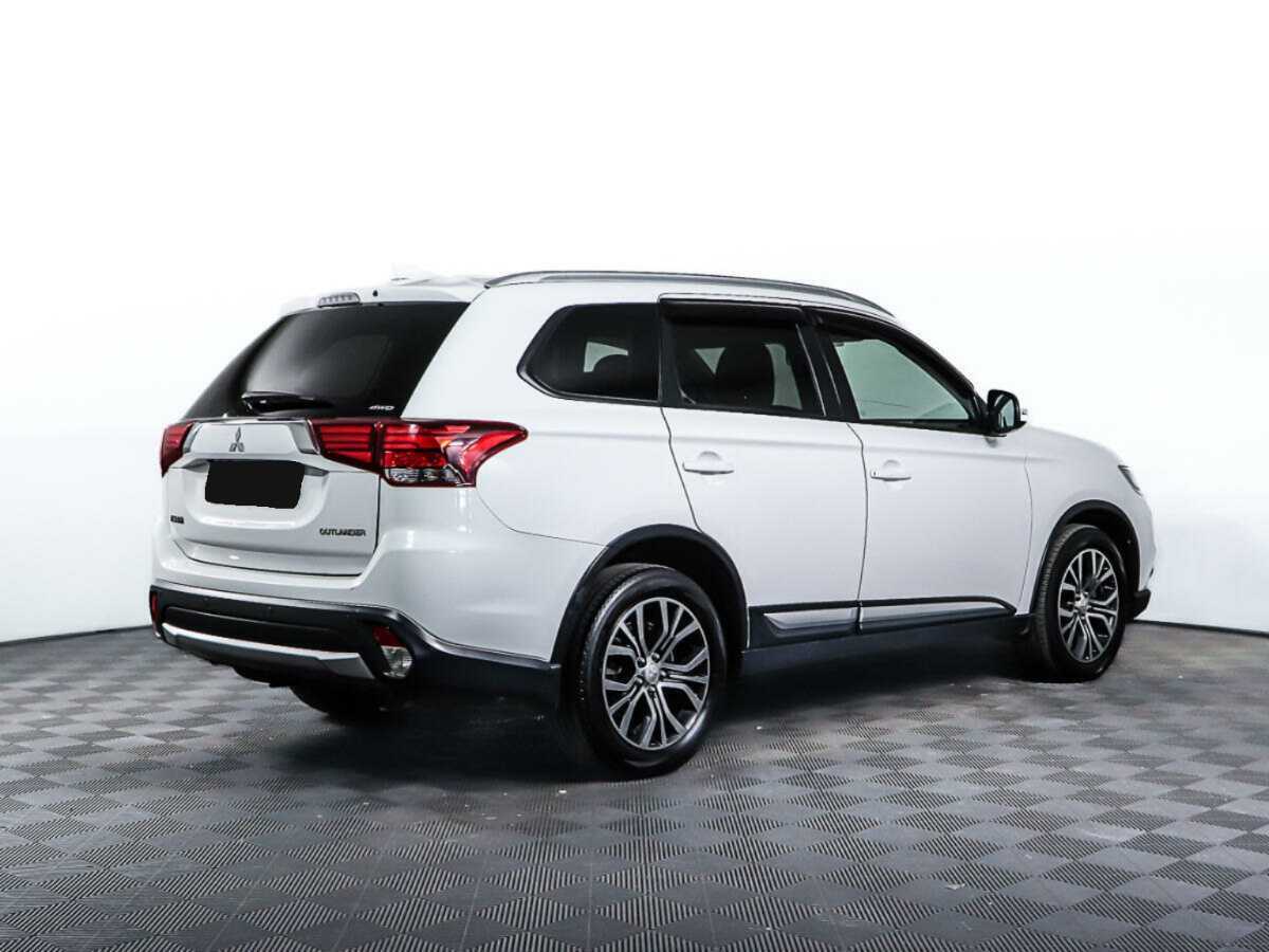 Mitsubishi Outlander 2017 года с пробегом. Фото: #4