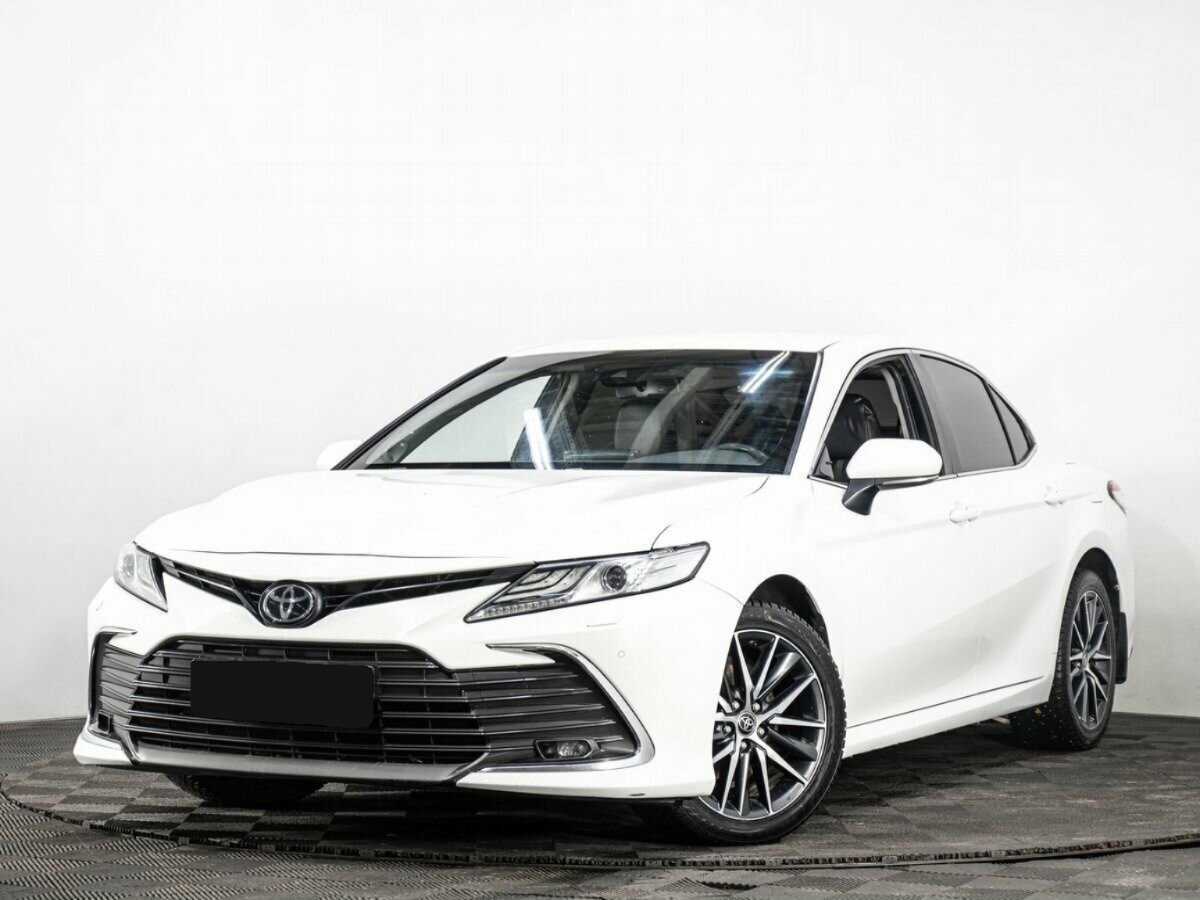 Toyota Camry 2022 года с пробегом. Посмотреть фото