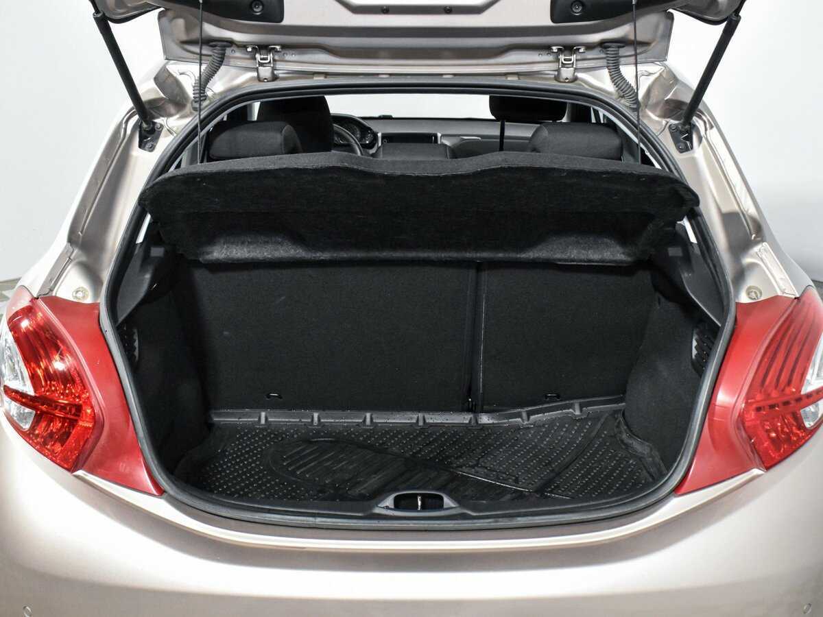 Peugeot 208 2014 года с пробегом. Фото: #21