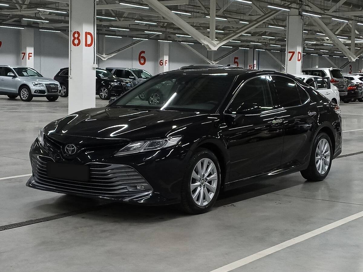Toyota Camry 2019 года с пробегом. Посмотреть фото