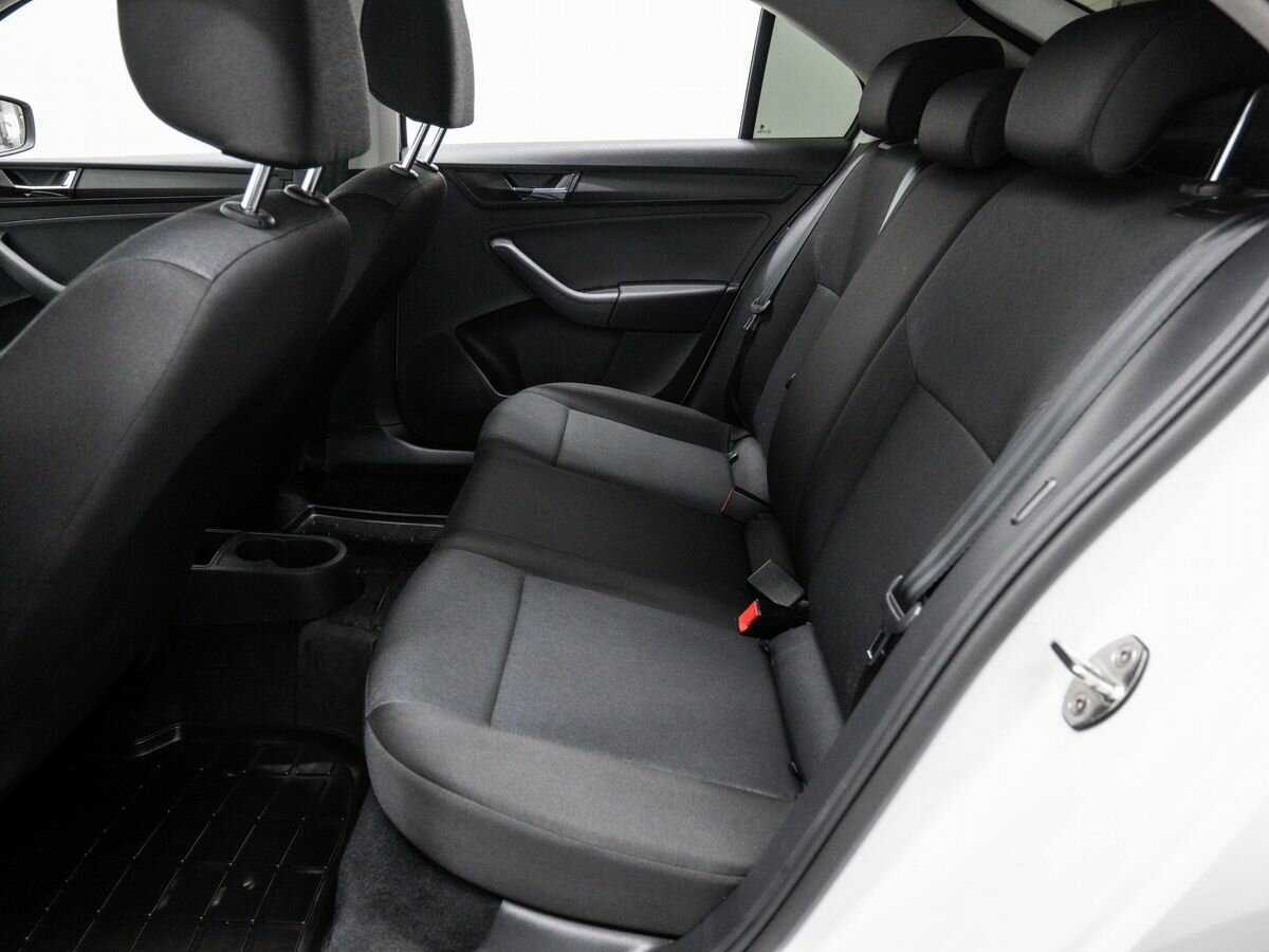 Skoda Rapid 2019 года с пробегом. Фото: #12