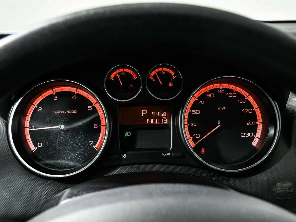 Peugeot 408 2012 года с пробегом. Фото: #9