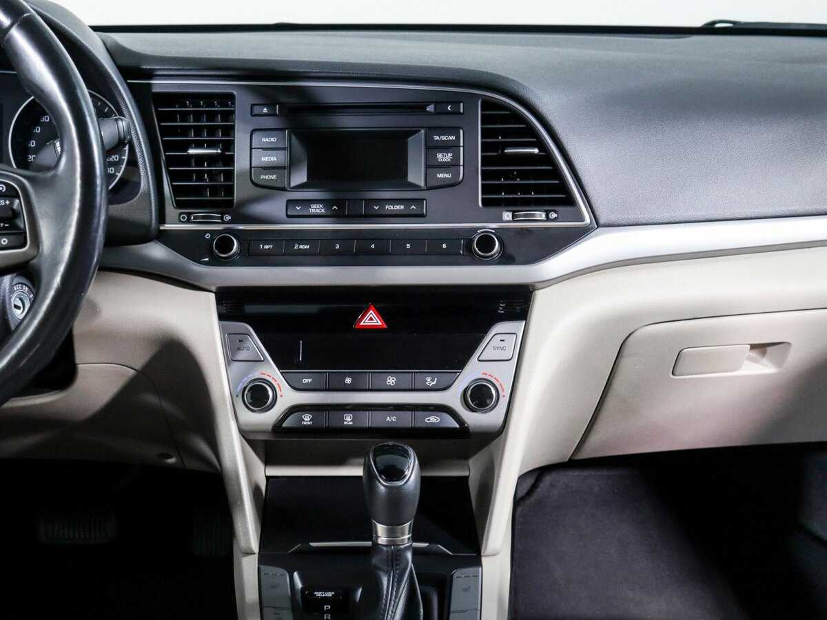 Hyundai Elantra 2018 года с пробегом. Фото: #9
