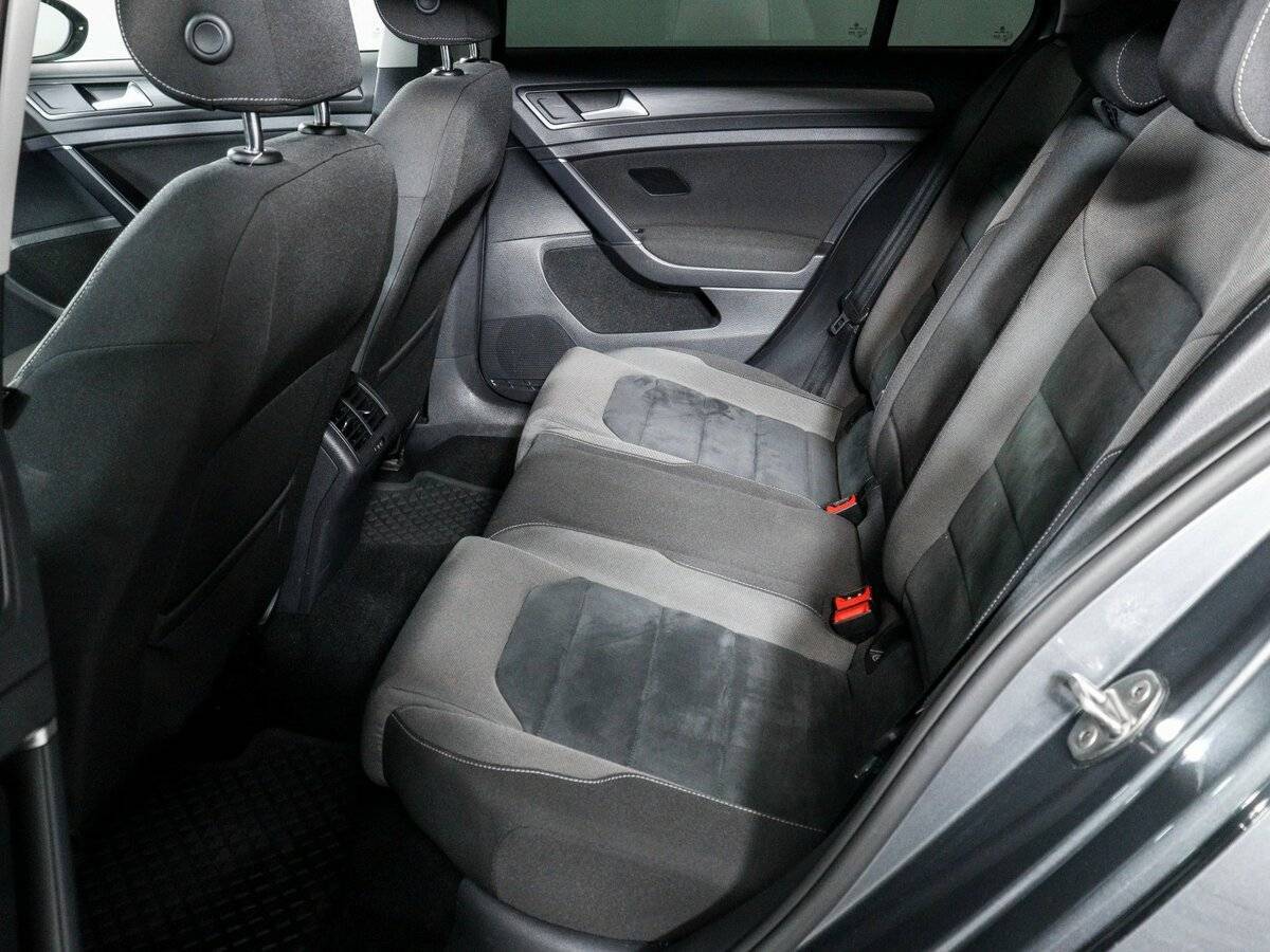 Volkswagen Golf 2018 года с пробегом. Фото: #9