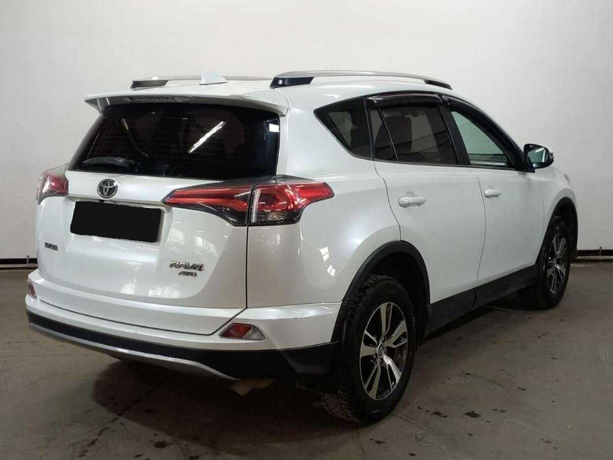 Toyota RAV4 2018 года с пробегом. Фото: #4