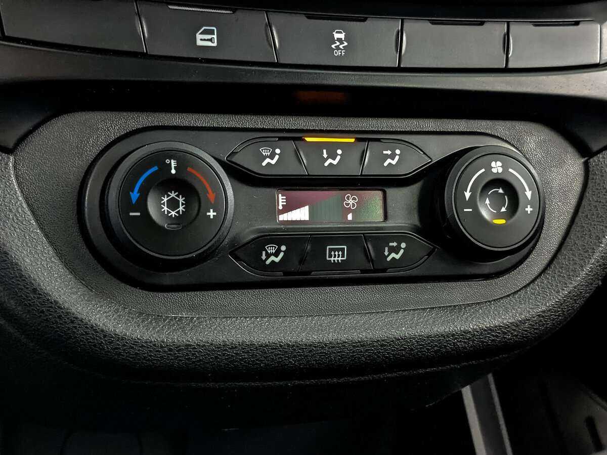 Lada (ВАЗ) Vesta 2021 года с пробегом. Фото: #20