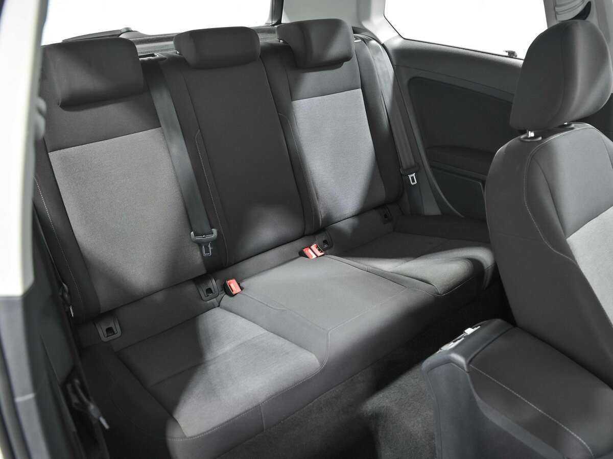 Volkswagen Golf 2013 года с пробегом. Фото: #13