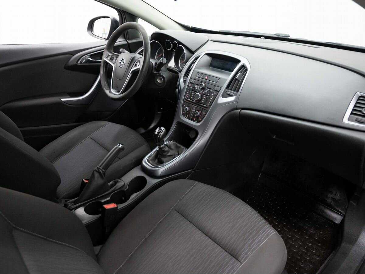 Opel Astra 2013 года с пробегом. Фото: #9