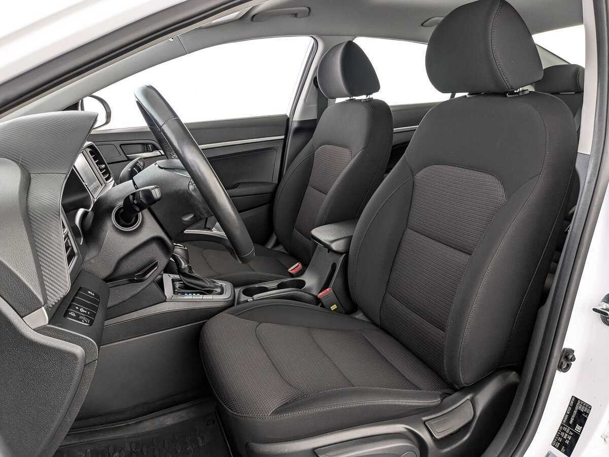 Hyundai Elantra 2019 года с пробегом. Фото: #17