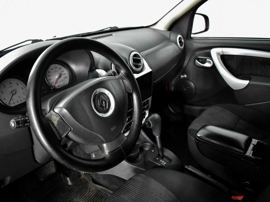 Renault Sandero 2012 года с пробегом. Фото: #8