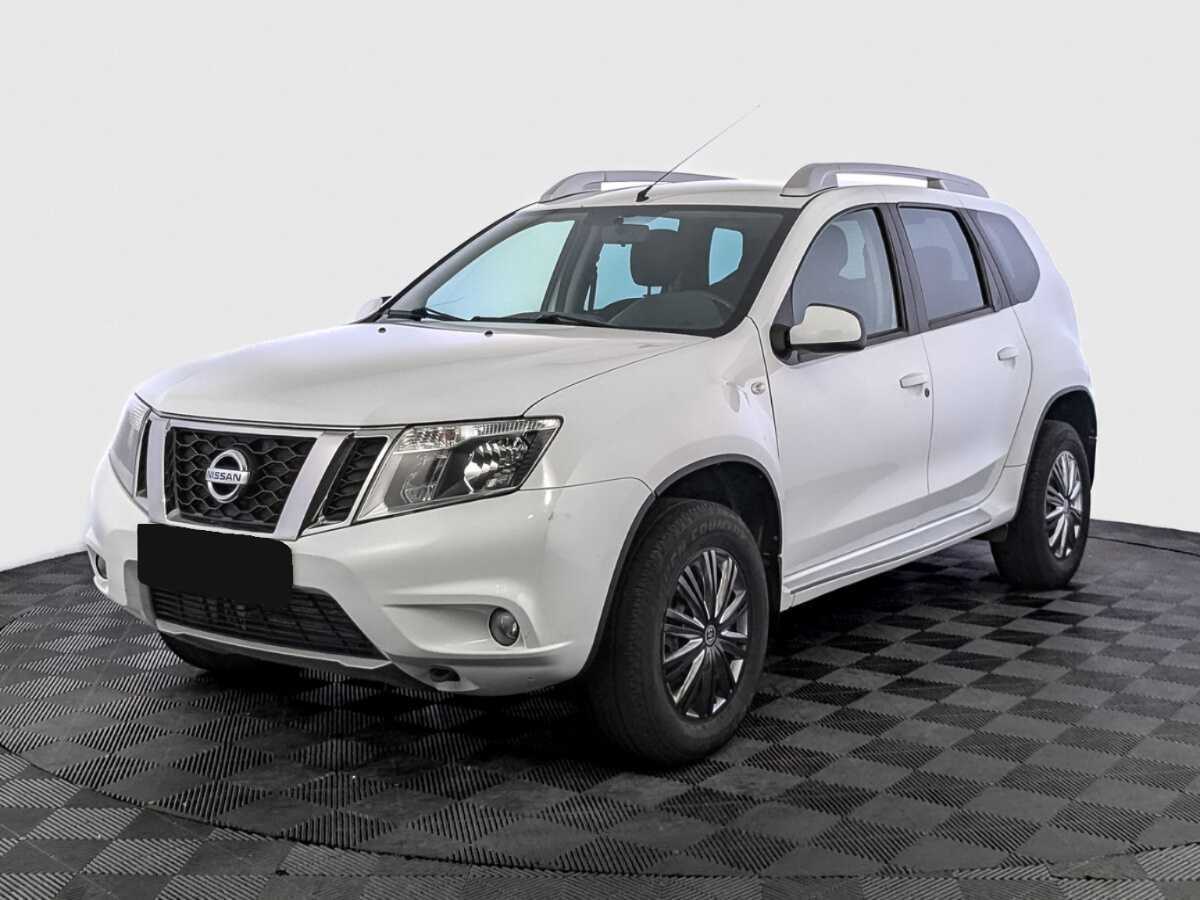 Nissan Terrano 2015 года с пробегом. Посмотреть фото