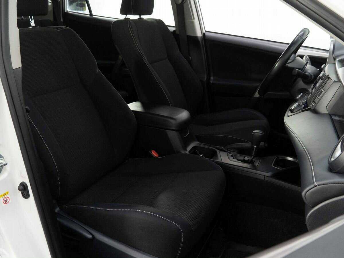 Toyota RAV4 2018 года с пробегом. Фото: #7