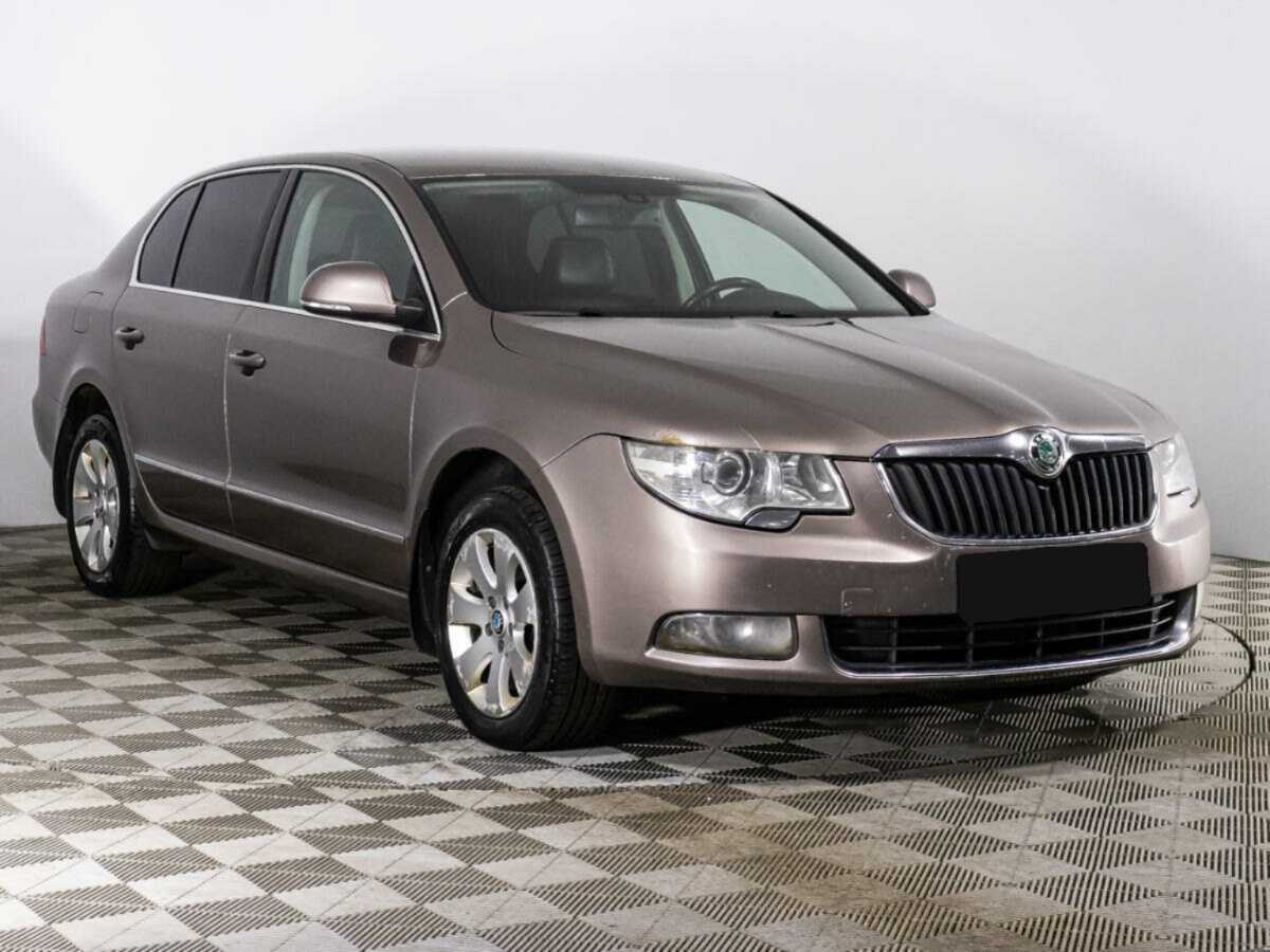 Skoda Superb 2012 года с пробегом. Фото: #2